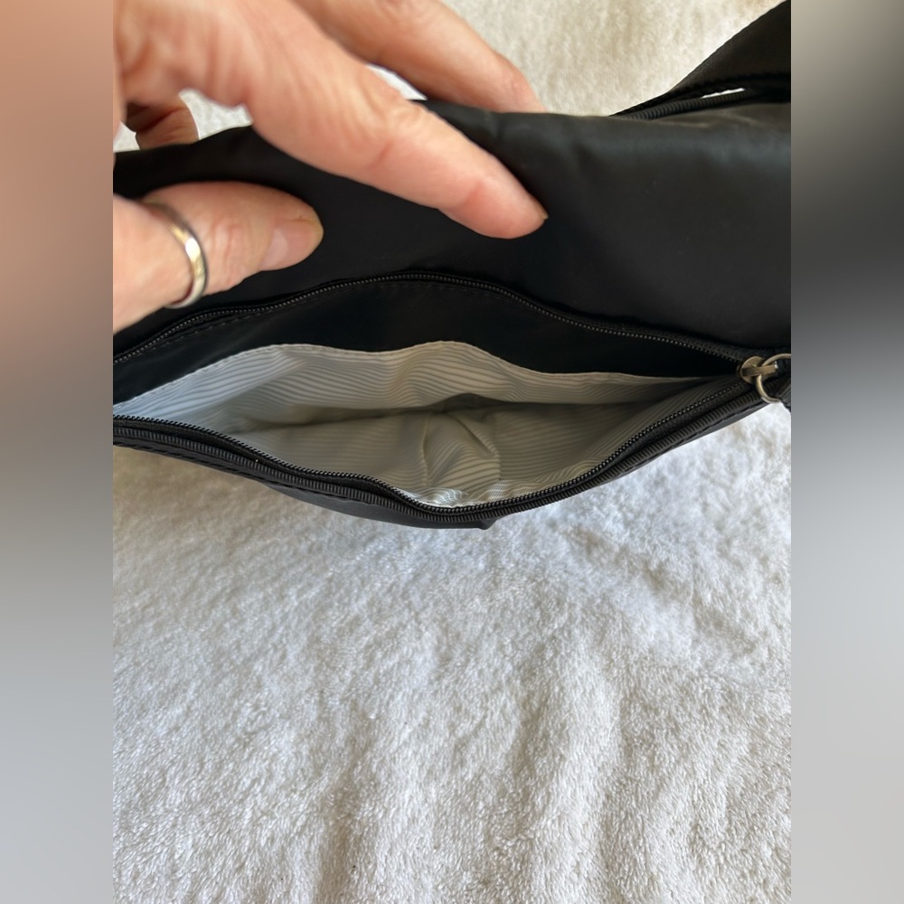 Lululemon The Essentials Bag - Picture 10 of 14